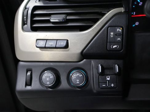 Used 2019 GMC Yukon XL Denali AWD/4WD image 32