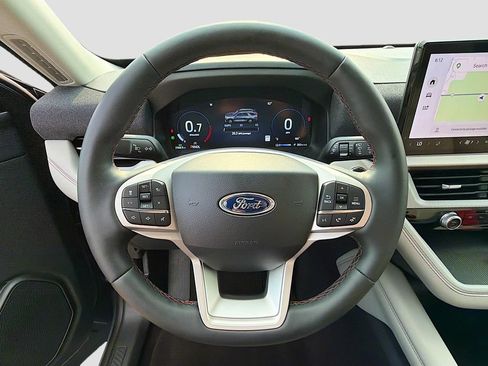 Used 2026 Ford Explorer Active w/ Active Comfort Package AWD/4WD image 11