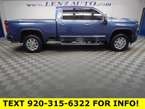 Used 2024 Chevrolet Silverado 2500 High Country image 2
