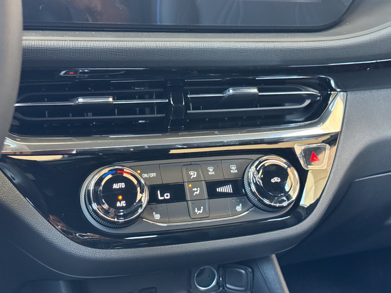 New 2026 Buick Envista Sport Touring w/ Convenience I Package FWD image 19
