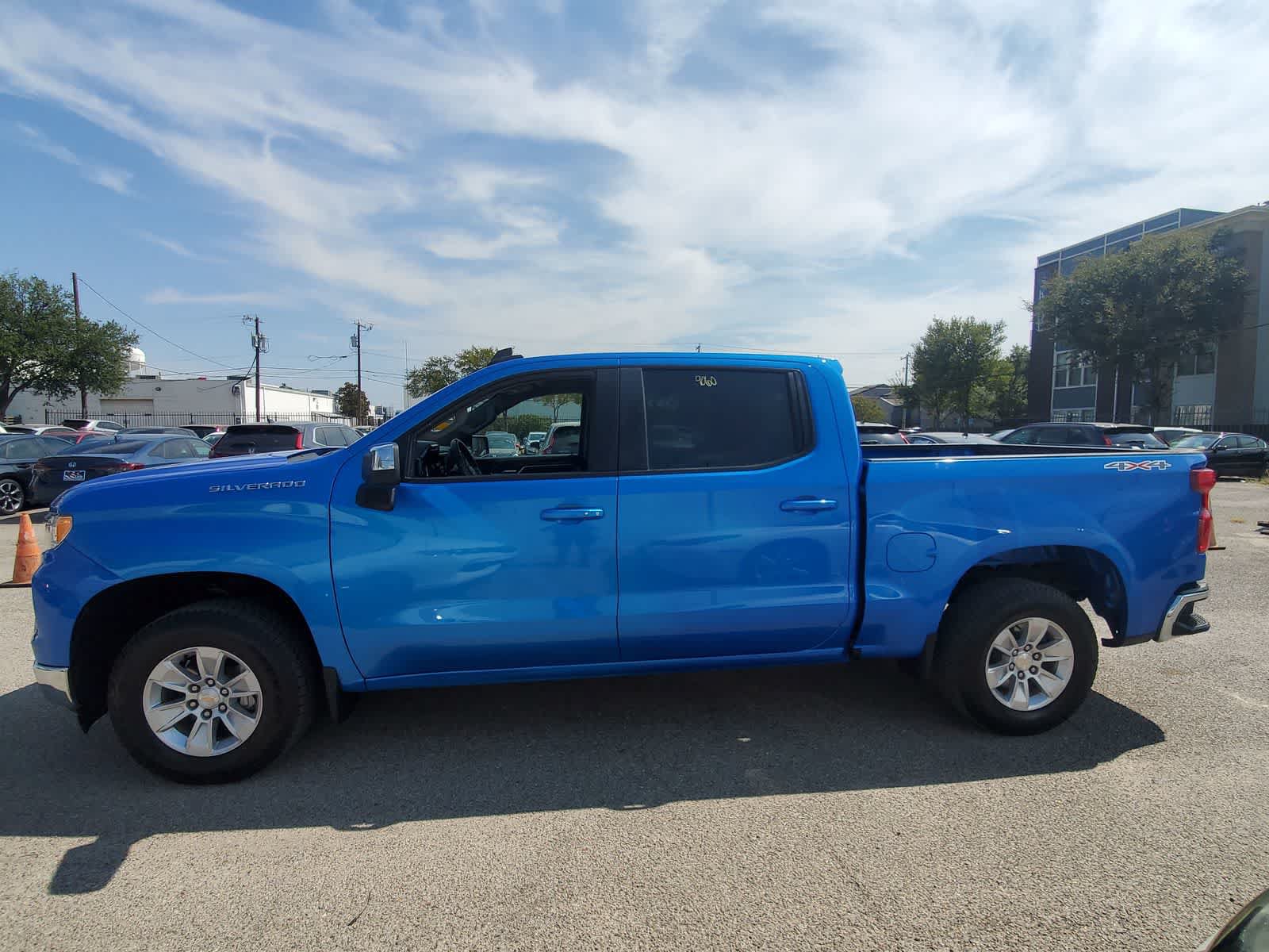 Used 2025 Chevrolet Silverado 1500 LT AWD/4WD image 3