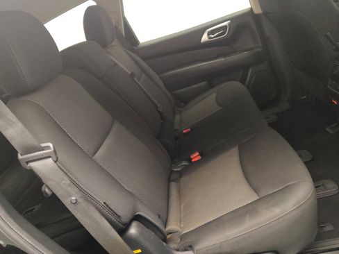Used 2020 Nissan Pathfinder S FWD image 19