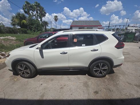 Used 2018 Nissan Rogue SL AWD/4WD image 13