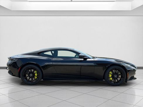 Used 2019 Aston Martin DB11 AMR RWD image 8