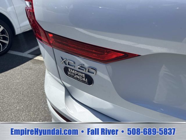 Used 2023 Volvo XC60 B5 Plus AWD/4WD image 5