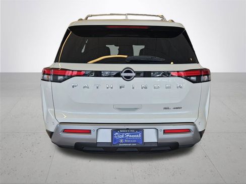 Used 2023 Nissan Pathfinder SL AWD/4WD image 8