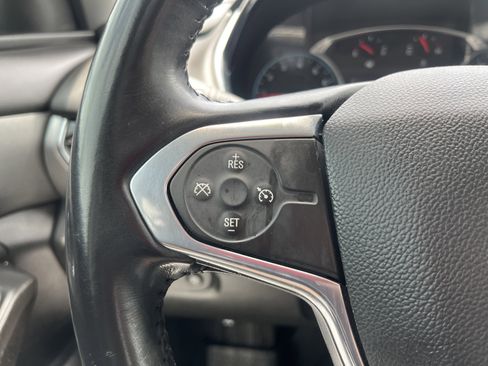 Used 2020 Chevrolet Traverse LT FWD image 21