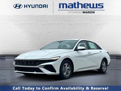 New 2025 Hyundai Elantra SE