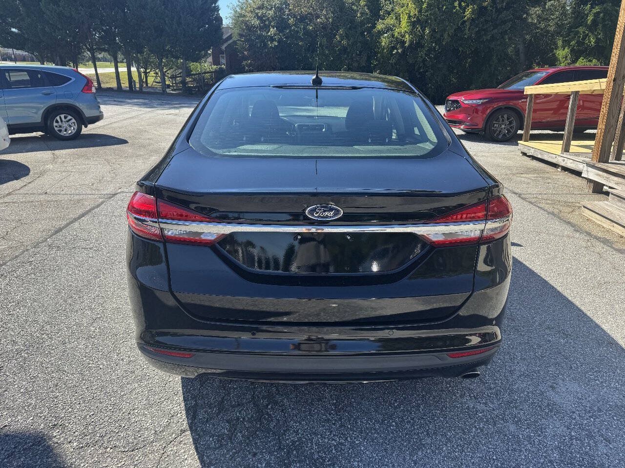 Used 2018 Ford Fusion SE w/ Fusion SE Technology Package FWD image 4