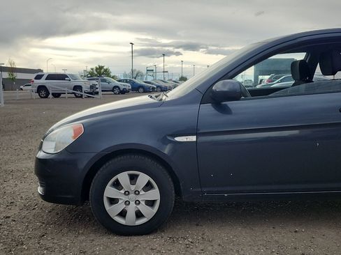 Used 2010 Hyundai Accent GS image 10