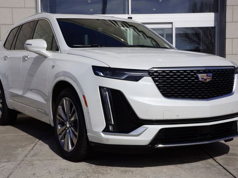 Used 2023 Cadillac XT6 Premium Luxury w/ LPO, Floor Liner Package image 2