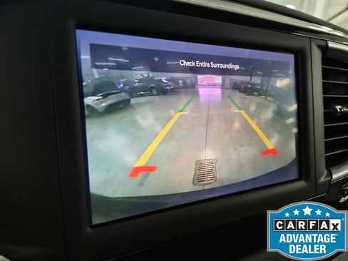 Used 2022 Chrysler Voyager LX FWD image 10