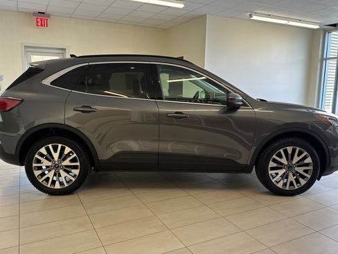 Certified 2022 Ford Escape Titanium w/ Class II Trailer Tow Package image 3