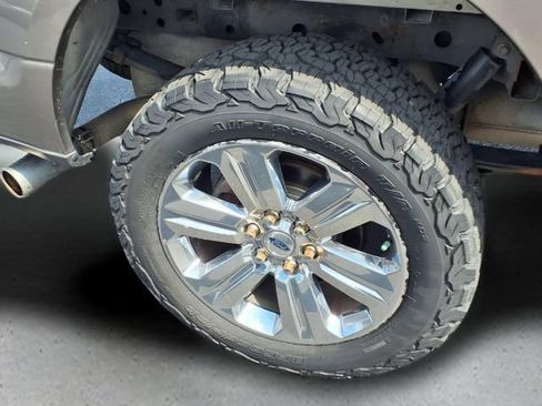 Used 2018 Ford F150 XLT w/ Equipment Group 302A Luxury AWD/4WD image 9