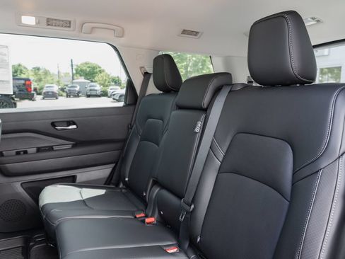 New 2026 Nissan Pathfinder SL AWD/4WD image 23