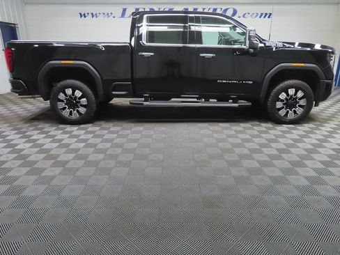 Used 2025 GMC Sierra 2500 Denali w/ Denali Reserve Package AWD/4WD image 2