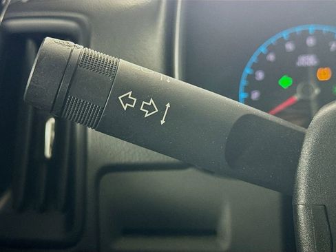 Used 2017 GMC Canyon SLE w/ SLE Convenience Package image 10