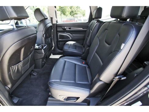 Used 2025 Kia Telluride S FWD image 13