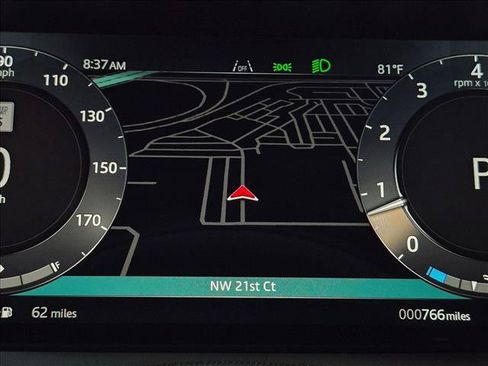 Certified 2026 Land Rover Range Rover Long Wheelbase SE AWD/4WD image 11