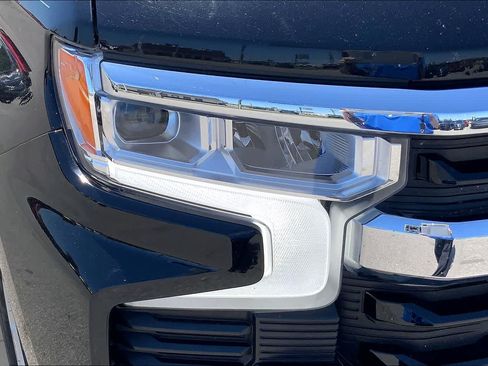 Used 2023 Chevrolet Silverado 1500 LT w/ Protection Package AWD/4WD image 27