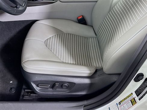 Certified 2022 Toyota Camry SE image 24