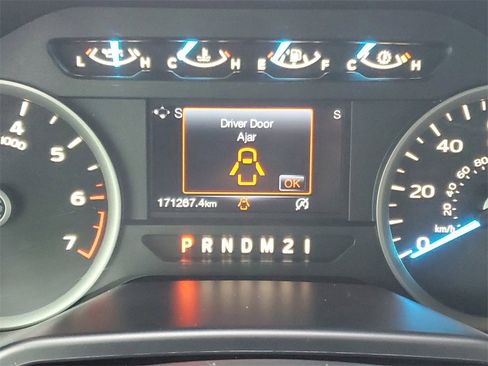 Used 2017 Ford F150 XLT w/ Equipment Group 302A Luxury image 15