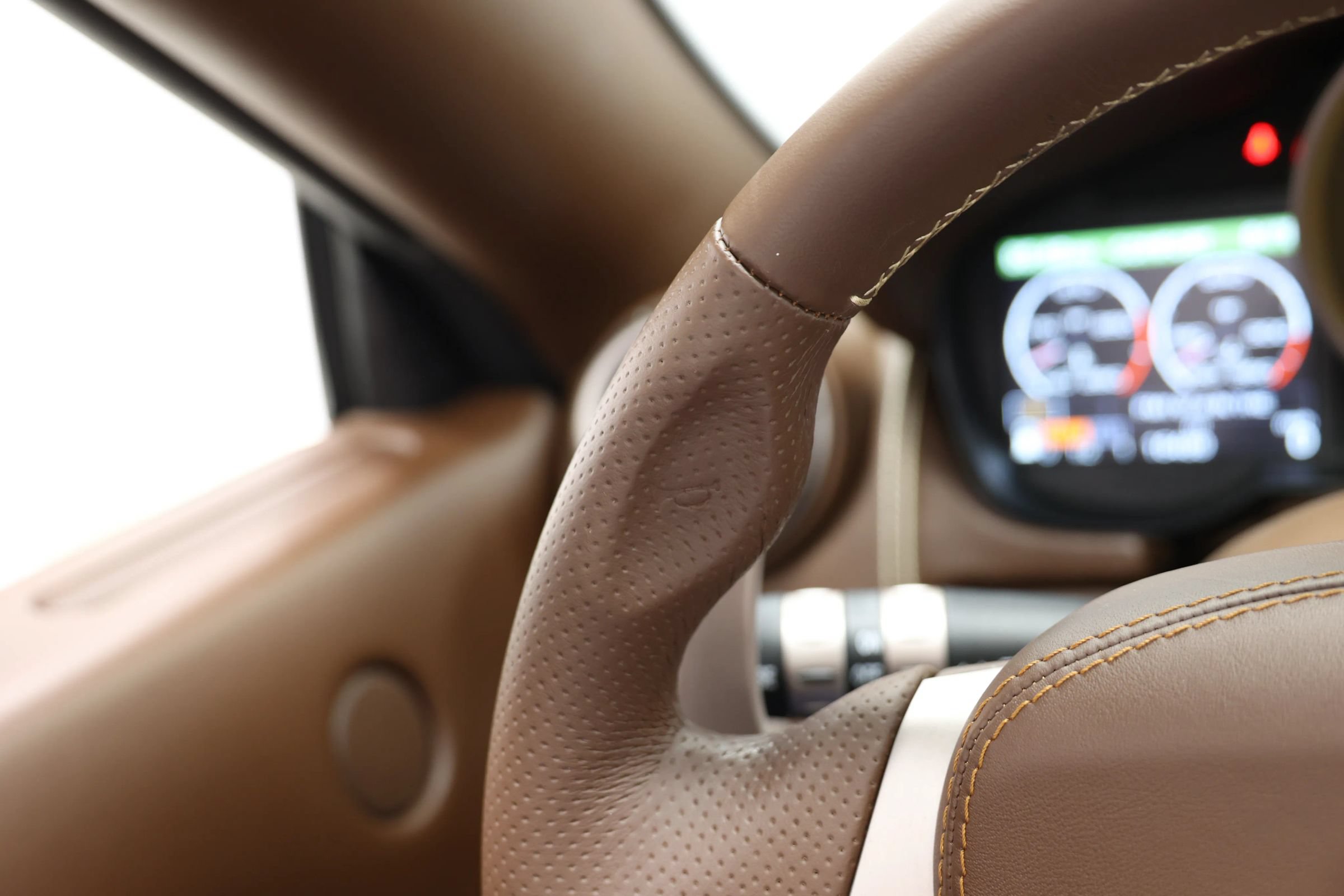 Used 2010 Ferrari California RWD image 34