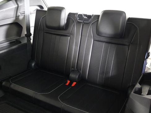Used 2024 Volkswagen Tiguan SE R-Line FWD image 37