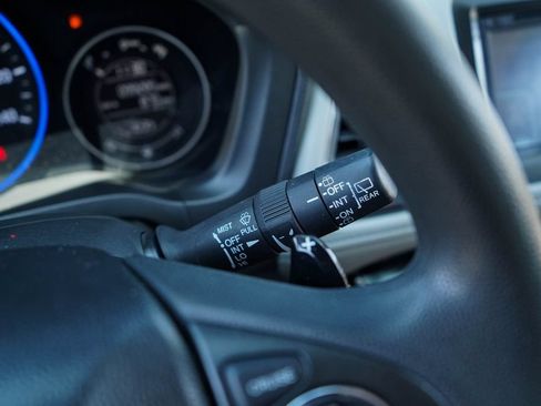 Used 2018 Honda HR-V EX image 34