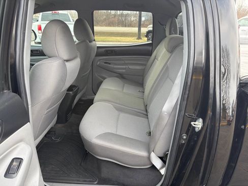 Used 2015 Toyota Tacoma 4x4 Double Cab w/ TRD Sport Package image 13