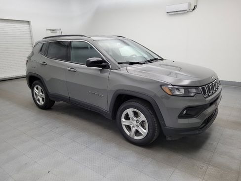 Used 2024 Jeep Compass Latitude image 11