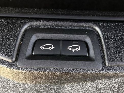 Used 2024 BMW X7 M60i w/ Executive Package image 33