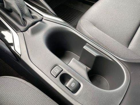 Used 2025 Toyota Corolla LE w/ Convenience Package image 24