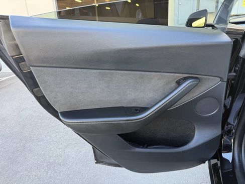 Used 2022 Tesla Model Y Performance image 20