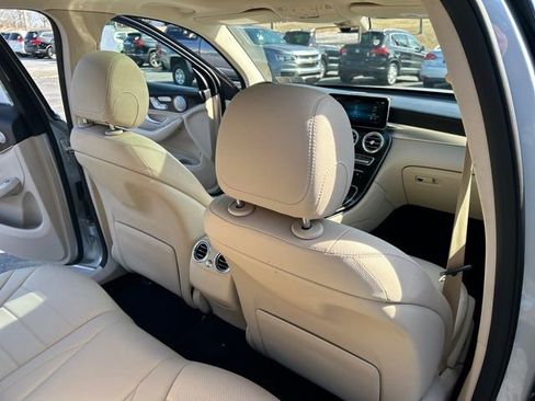 Used 2020 Mercedes-Benz GLC 300 image 26