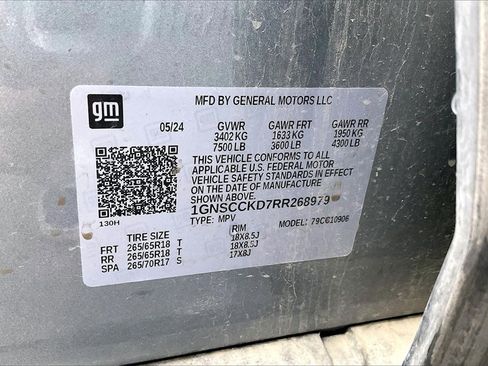 Used 2024 Chevrolet Suburban LT image 32