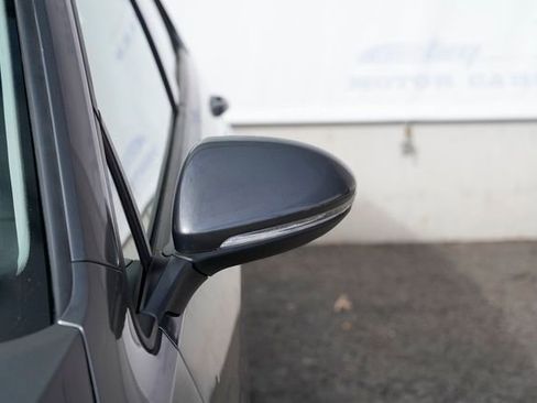 Used 2019 Volkswagen e-Golf SEL Premium image 10