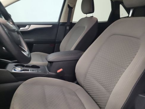 Used 2020 Ford Escape SE image 17