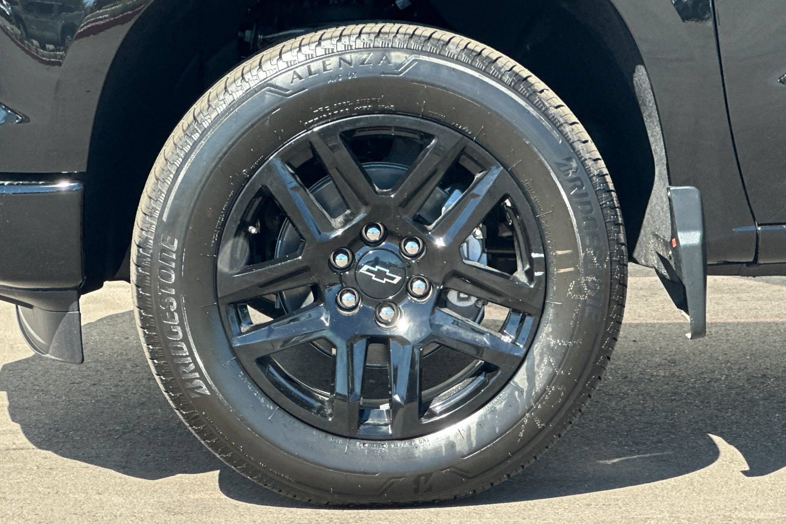 New 2026 Chevrolet Silverado 1500 Custom w/ LPO, Dark Essentials Package AWD/4WD image 24