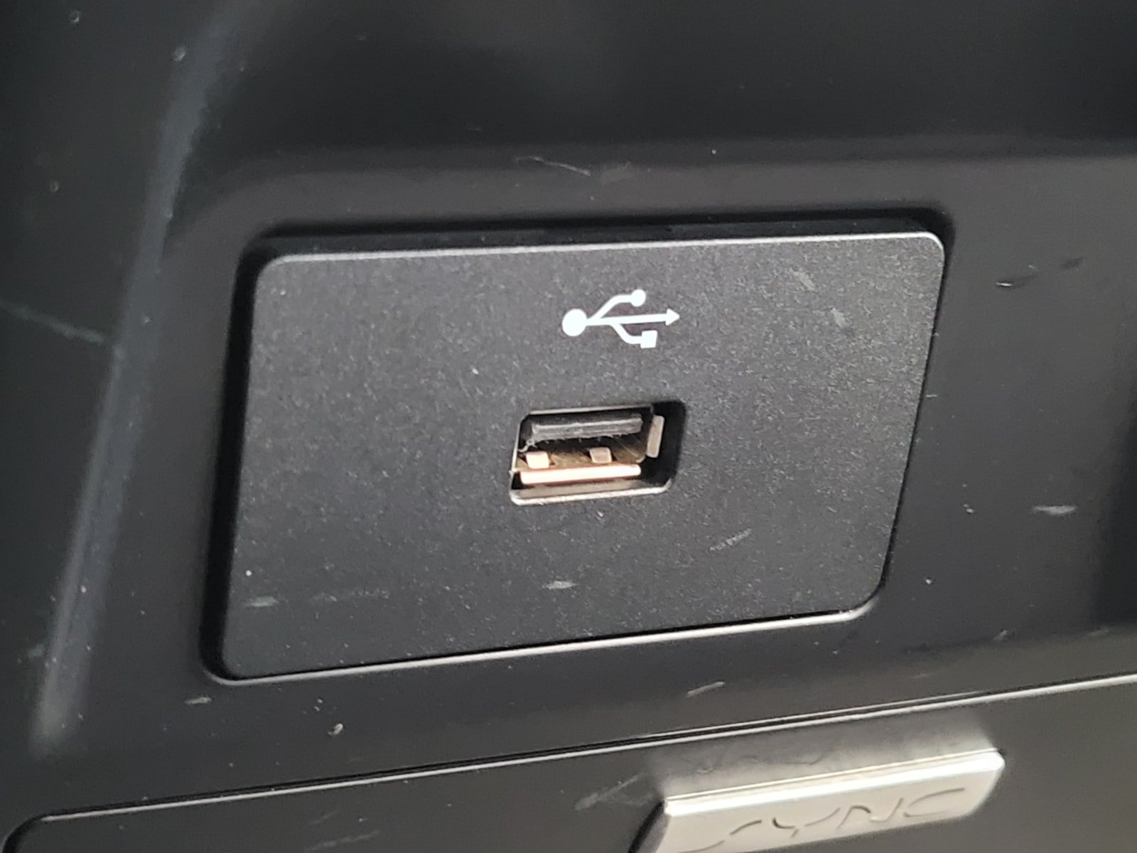 Used 2017 Ford F550 2WD Regular Cab Super Duty image 16