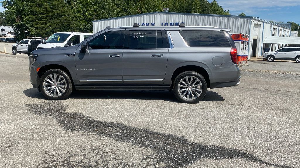 Used 2022 GMC Yukon XL Denali w/ Advanced Technology Package RWD image 8