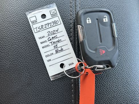 Used 2024 GMC Terrain SLE AWD/4WD image 34