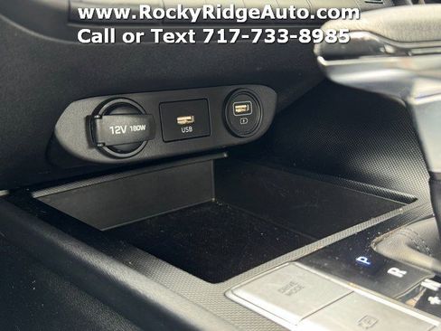 Used 2023 Hyundai Elantra SEL w/ Preferred Accessory Package FWD image 16