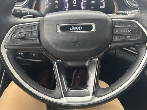 Used 2022 Jeep Grand Cherokee L Laredo w/ Luxury Tech Group I AWD/4WD image 14
