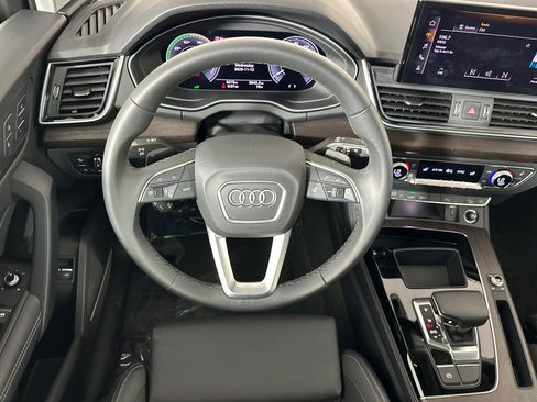 Used 2024 Audi Q5 e Premium Plus w/ Premium Plus Package image 13