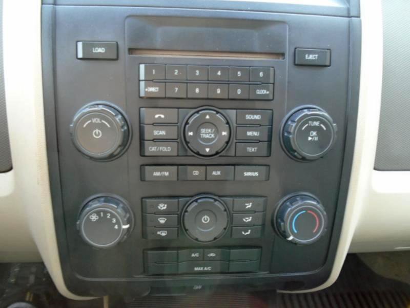 Used 2012 Ford Escape XLS AWD/4WD image 16