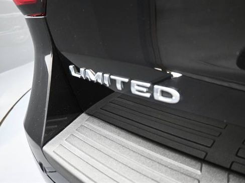Certified 2024 Ford Expedition Limited RWD image 5