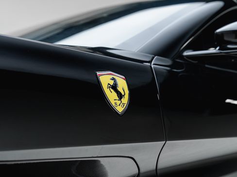 Used 2019 Ferrari Portofino RWD image 34