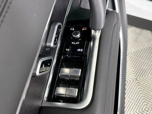 New 2026 Land Rover Range Rover Long Wheelbase SE AWD/4WD image 29