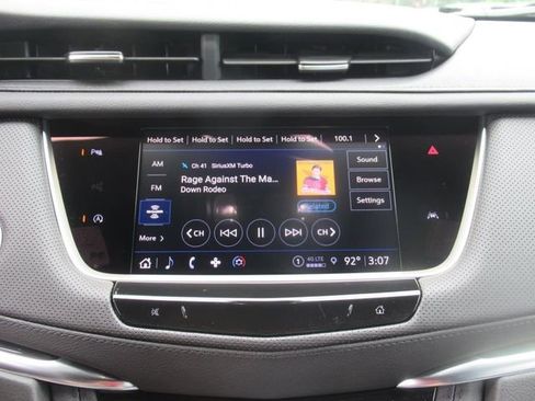 New 2025 Cadillac XT6 Luxury image 21